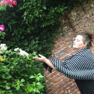 Meet your Posher, Nadia